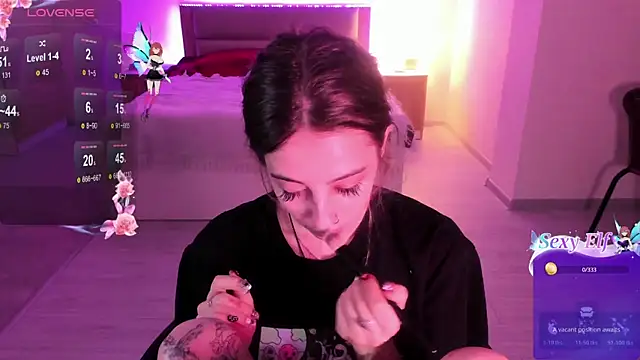 Snapshot of MelodyElf chatting on April 1, 4:26 pm MelodyElf online show from April 1, 4:26 pm