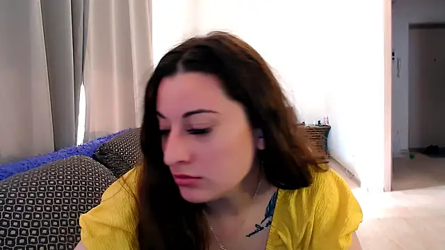 Snapshot of Helen_Adams_ chatting on June 9, 5:52 am Helen Adams online show from June 9, 5:52 am