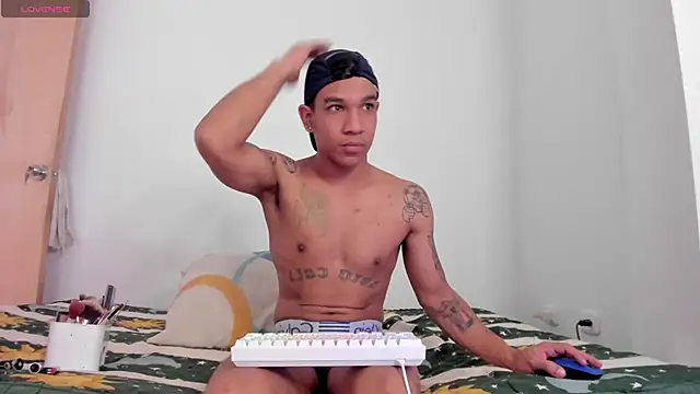 its me miley online show from November 2, 1:13 pm