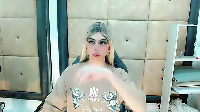 Daniela Pink  online show from February 16, 8:55 pm