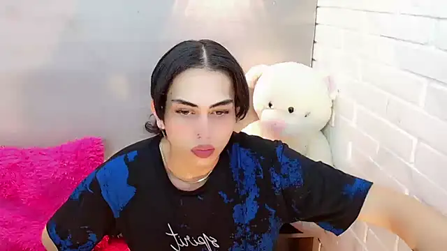 Daniela Pink  online show from November 12, 7:35 pm