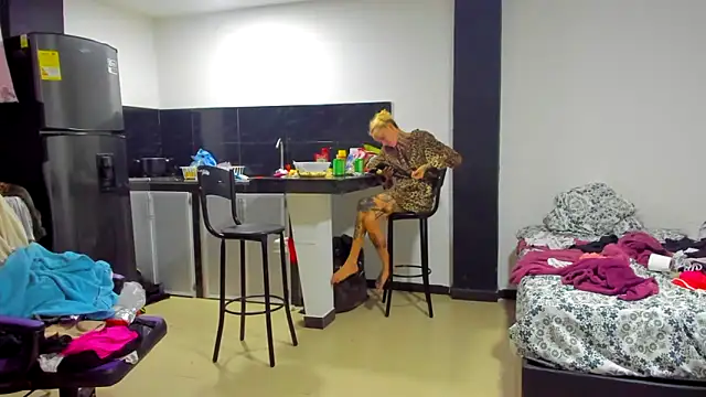 Snapshot of barbara_anal_squirt_ chatting on March 13, 5:54 am barbara anal squirt online show from March 13, 5:54 am