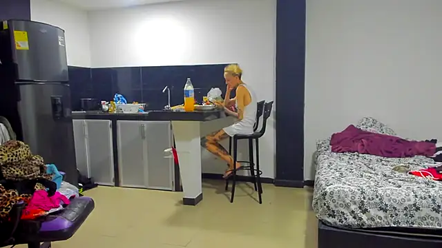 Snapshot of barbara_anal_squirt_ chatting on March 14, 2:31 am barbara anal squirt online show from March 14, 2:31 am