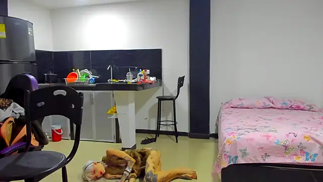 Snapshot of barbara_anal_squirt_ chatting on March 19, 5:08 am barbara anal squirt online show from March 19, 5:08 am