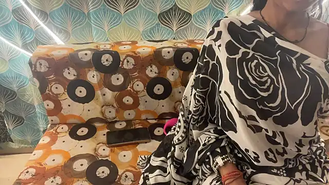 Snapshot of shuhana_ chatting on November 28, 4:59 am shuhana online show from November 28, 4:59 am