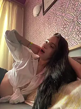 Snapshot of Kristis43 chatting on July 1, 1:13 pm Kristis43 online show from July 1, 1:13 pm