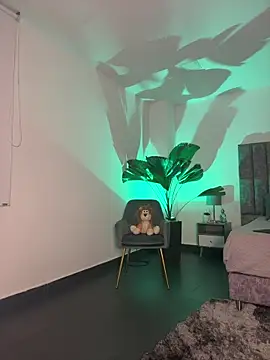 milaivanova online show from November 18, 10:36 pm