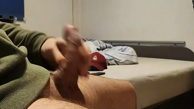 Snapshot of Alphapimmelchen chatting on February 2, 8:24 am Alphapimmelchen online show from February 2, 8:24 am