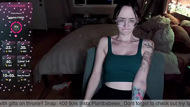 Plantbabeee online show from March 18, 3:09 am