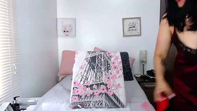 Maira B online show from February 8, 4:10 pm