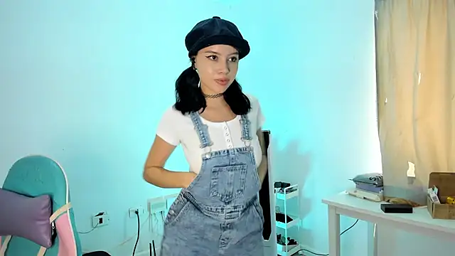 WandaDoll online show from March 13, 2:33 pm