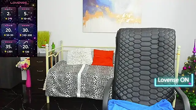 Julia Dean online show from December 18, 12:55 pm