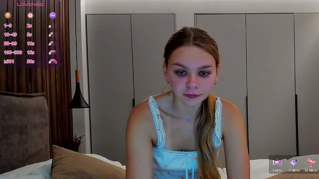 Molly sweetie online show from September 29, 6:07 am