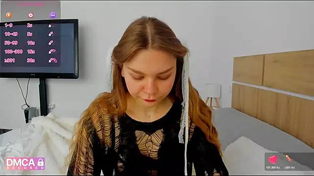 Snapshot of Molly_sweetie chatting on April 8, 6:24 am Molly sweetie online show from April 8, 6:24 am