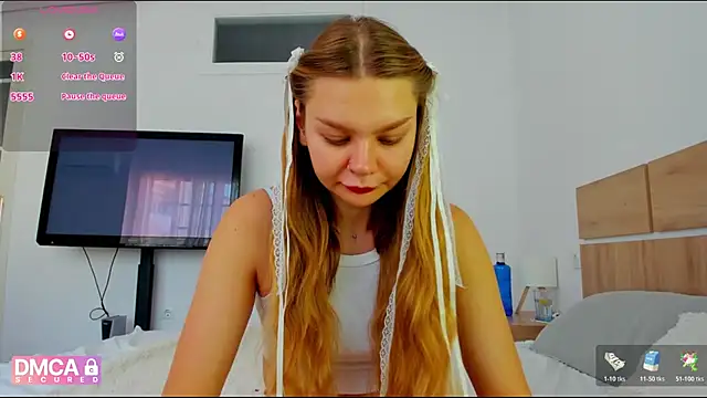 Snapshot of Molly_sweetie chatting on May 11, 6:19 am Molly sweetie online show from May 11, 6:19 am