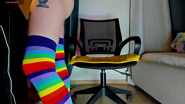 Snapshot of HunnyWifey chatting on November 23, 8:52 pm HunnyWifey online show from November 23, 8:52 pm