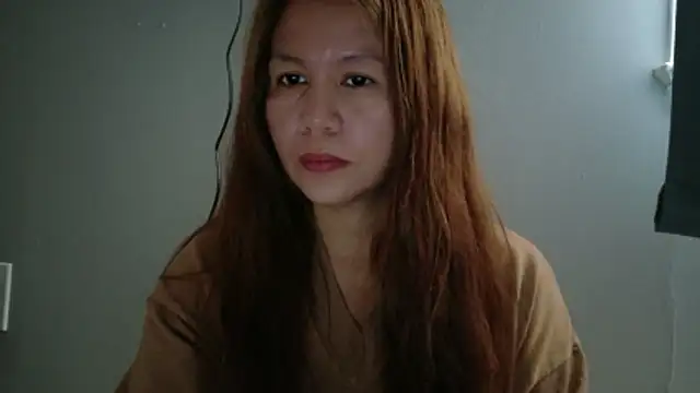 Snapshot of XLennaMX chatting on February 7, 8:12 pm XLennaMX online show from February 7, 8:12 pm