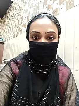 Snapshot of Yours-Bebo chatting on January 12, 10:34 am Yours-Bebo online show from January 12, 10:34 am