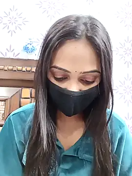 Snapshot of Yours-Bebo chatting on February 6, 10:15 am Yours-Bebo online show from February 6, 10:15 am