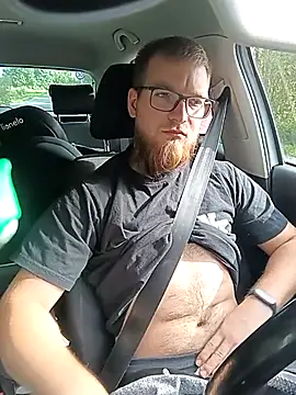 Snapshot of Sweet_bear69 chatting on September 15, 1:22 pm Sweet bear69 online show from September 15, 1:22 pm