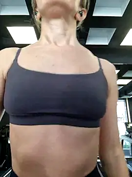 Snapshot of Miss____Mia_ chatting on February 12, 11:51 am Miss Mia online show from February 12, 11:51 am