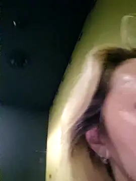 Snapshot of Miss____Mia_ chatting on February 14, 4:52 pm Miss Mia online show from February 14, 4:52 pm