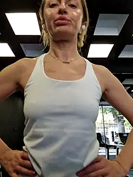 Miss    Mia  online show from November 17, 11:27 am