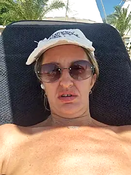 Miss    Mia  online show from June 11, 8:45 am