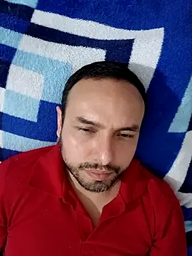 Snapshot of ElSunEagle chatting on January 2, 5:03 am ElSunEagle online show from January 2, 5:03 am