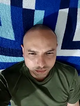 Snapshot of ElSunEagle chatting on February 13, 5:05 am ElSunEagle online show from February 13, 5:05 am