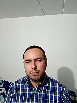 Snapshot of ElSunEagle chatting on September 15, 4:12 am ElSunEagle online show from September 15, 4:12 am