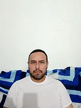 Snapshot of ElSunEagle chatting on September 28, 3:45 am ElSunEagle online show from September 28, 3:45 am