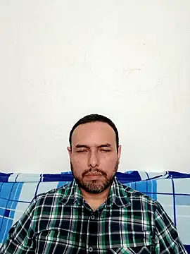 Snapshot of ElSunEagle chatting on October 3, 3:58 am ElSunEagle online show from October 3, 3:58 am