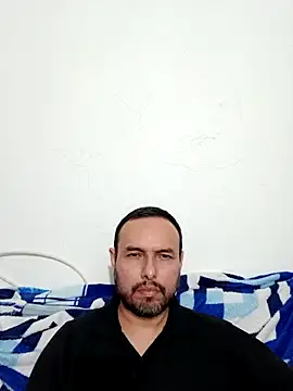 Snapshot of ElSunEagle chatting on October 5, 3:49 am ElSunEagle online show from October 5, 3:49 am