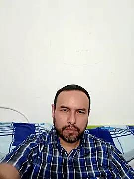 Snapshot of ElSunEagle chatting on October 6, 3:48 am ElSunEagle online show from October 6, 3:48 am