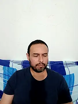 Snapshot of ElSunEagle chatting on October 10, 2:54 am ElSunEagle online show from October 10, 2:54 am