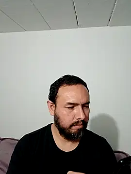 Snapshot of ElSunEagle chatting on November 2, 4:37 am ElSunEagle online show from November 2, 4:37 am