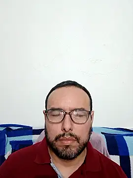 Snapshot of ElSunEagle chatting on January 8, 1:08 am ElSunEagle online show from January 8, 1:08 am