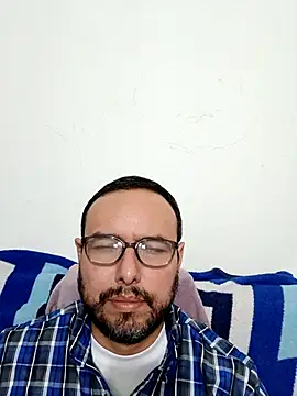 Snapshot of ElSunEagle chatting on January 11, 9:20 pm ElSunEagle online show from January 11, 9:20 pm