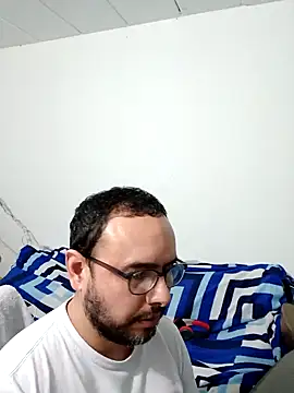 Snapshot of ElSunEagle chatting on January 17, 12:26 am ElSunEagle online show from January 17, 12:26 am