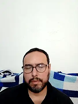 Snapshot of ElSunEagle chatting on January 18, 5:39 pm ElSunEagle online show from January 18, 5:39 pm