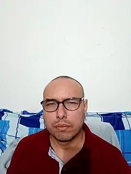 Snapshot of ElSunEagle chatting on February 2, 1:15 am ElSunEagle online show from February 2, 1:15 am