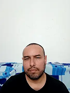 Snapshot of ElSunEagle chatting on February 14, 1:35 am ElSunEagle online show from February 14, 1:35 am