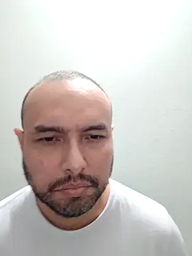 Snapshot of ElSunEagle chatting on February 21, 1:28 am ElSunEagle online show from February 21, 1:28 am