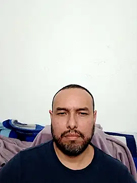 Snapshot of ElSunEagle chatting on February 25, 1:26 am ElSunEagle online show from February 25, 1:26 am