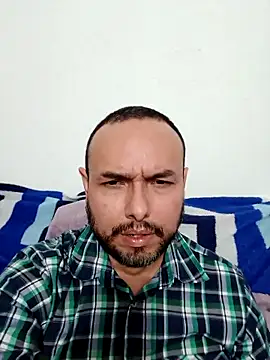 Snapshot of ElSunEagle chatting on March 1, 1:51 am ElSunEagle online show from March 1, 1:51 am