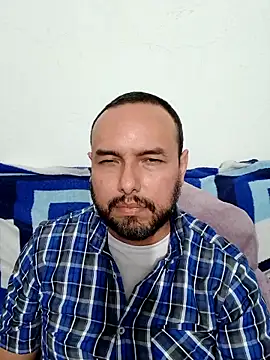 Snapshot of ElSunEagle chatting on March 8, 12:19 am ElSunEagle online show from March 8, 12:19 am