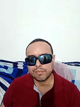 Snapshot of ElSunEagle chatting on March 18, 2:15 am ElSunEagle online show from March 18, 2:15 am