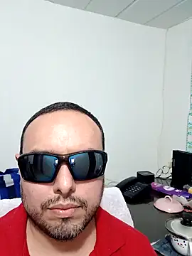 Snapshot of ElSunEagle chatting on March 22, 4:05 am ElSunEagle online show from March 22, 4:05 am