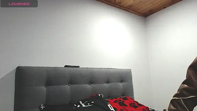 MagicStephany  online show from February 14, 1:13 am